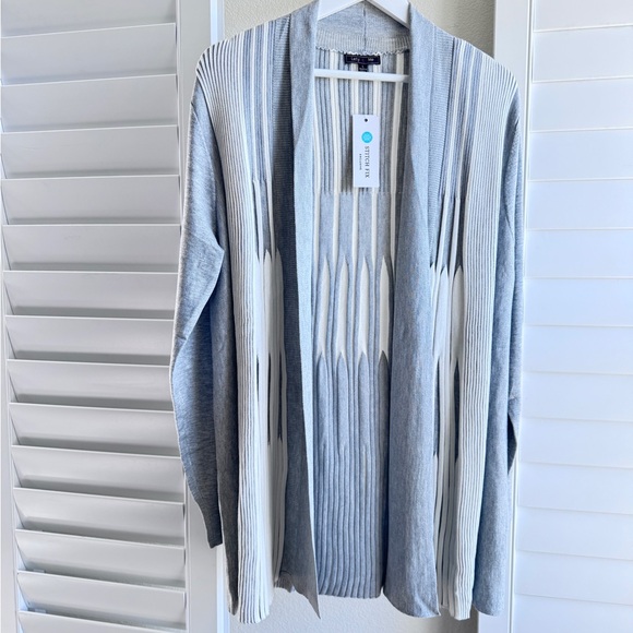 Stitch Fix: Elegant Gray and White Women's Sweater - Picture 12 of 16